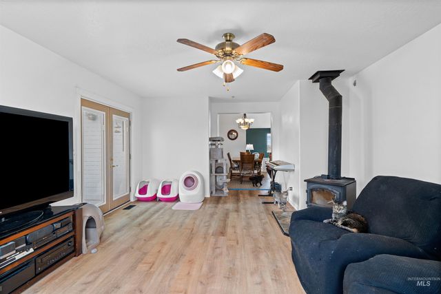6600 SW Jarvis Drive, Mountain Home, ID 83647