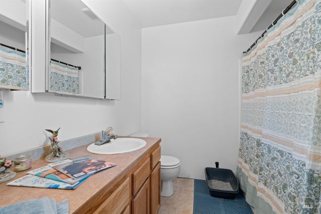 6600 SW Jarvis Drive, Mountain Home, ID 83647