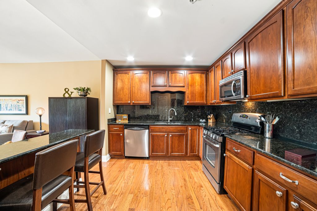 1200 N Foxdale Drive 110, Addison, IL 60101 — photo 2