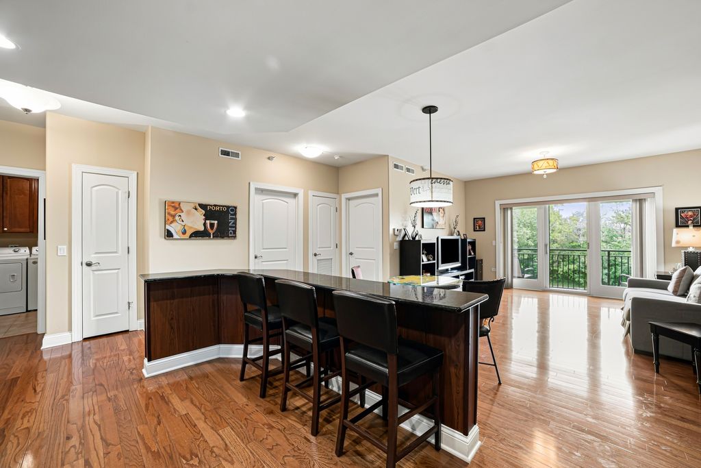 1200 N Foxdale Drive 110, Addison, IL 60101 — photo 5