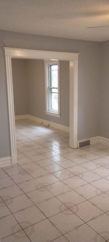 112 Washington Park, Waukegan, IL 60085