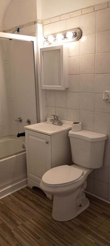 112 Washington Park, Waukegan, IL 60085