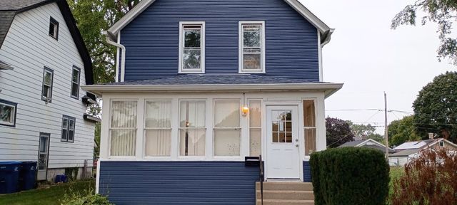 112 Washington Park, Waukegan, IL 60085