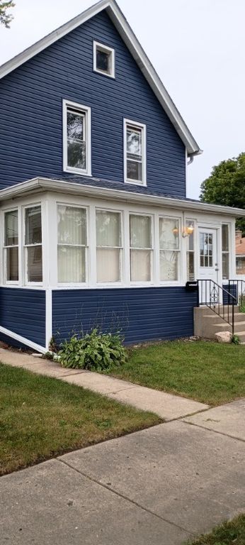 112 Washington Park, Waukegan, IL 60085