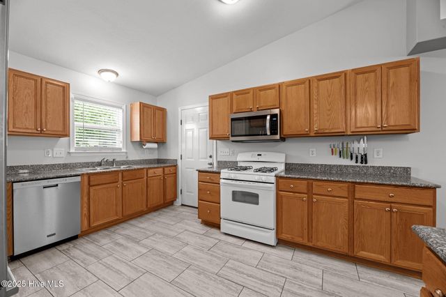 219 Bandon Drive, New Bern, NC 28562
