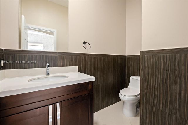 15962 SW 62nd St, Miami, FL 33193