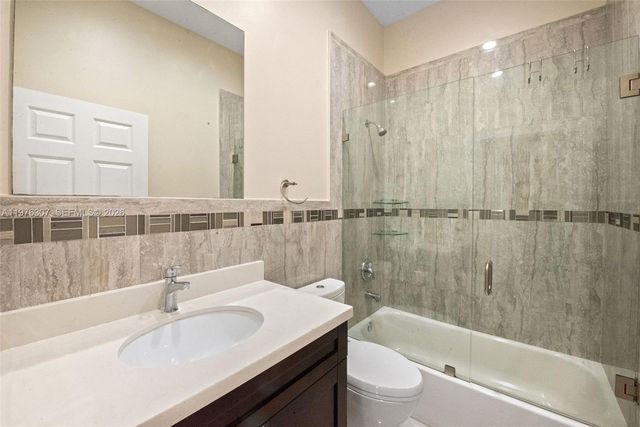 15962 SW 62nd St, Miami, FL 33193