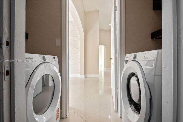 15962 SW 62nd St, Miami, FL 33193