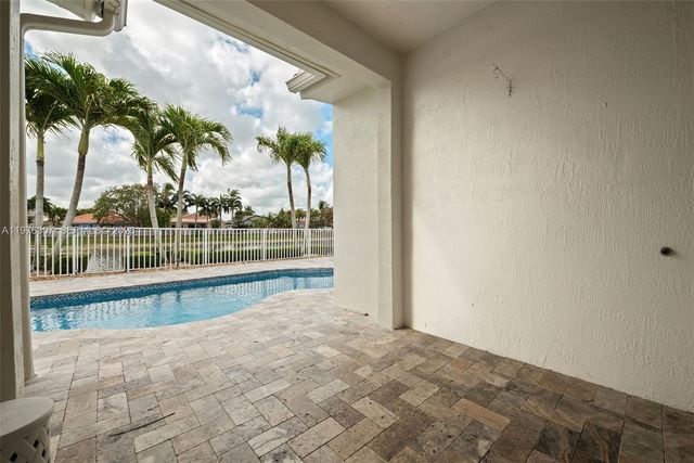 15962 SW 62nd St, Miami, FL 33193