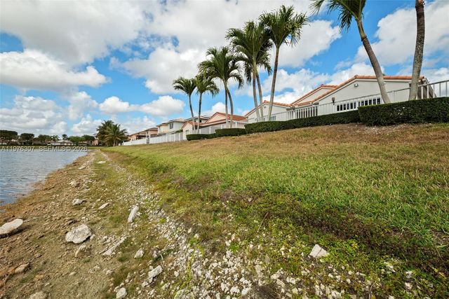 15962 SW 62nd St, Miami, FL 33193