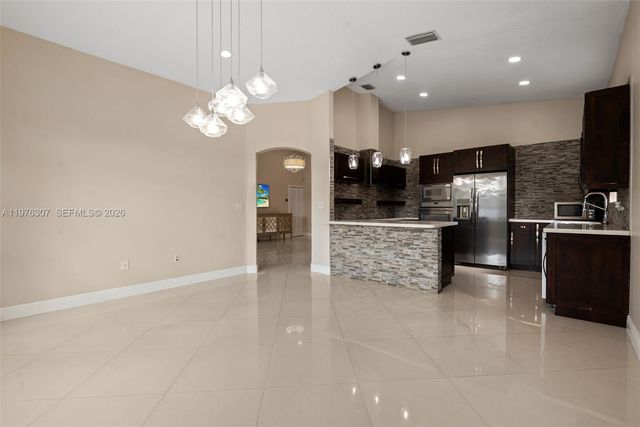 15962 SW 62nd St, Miami, FL 33193