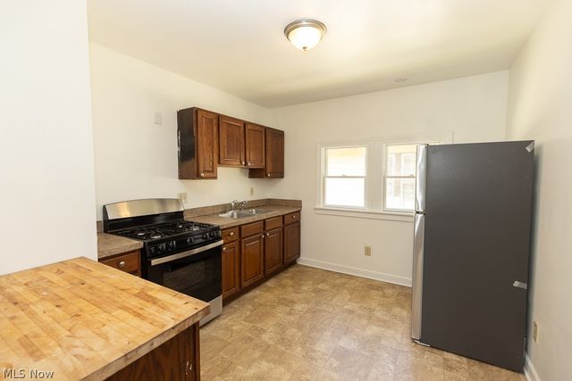 14221 Glenside Road, Cleveland, OH 44110