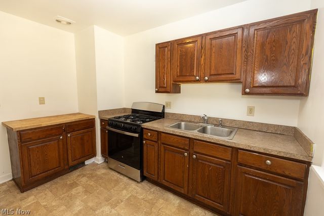 14221 Glenside Road, Cleveland, OH 44110