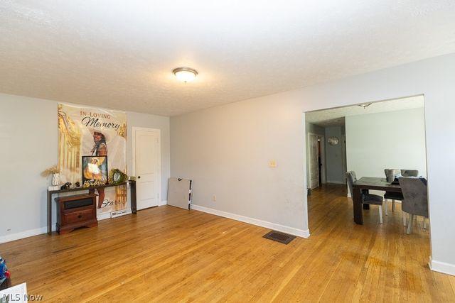14221 Glenside Road, Cleveland, OH 44110