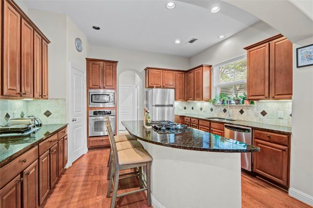 44 Versante Court, Houston, TX 77070