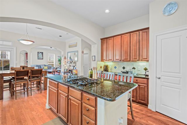 44 Versante Court, Houston, TX 77070