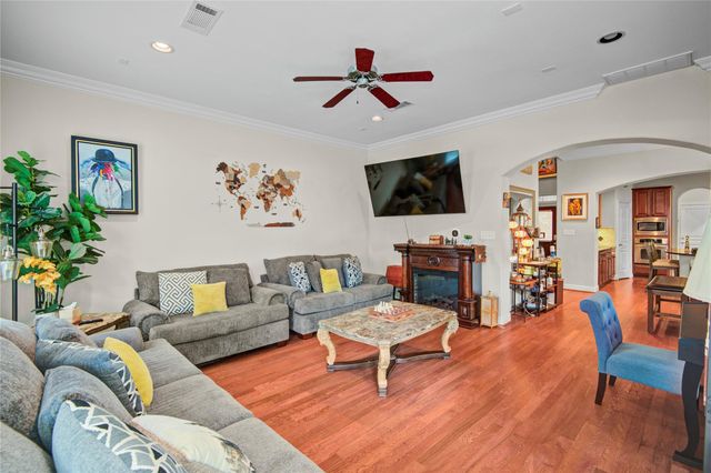 44 Versante Court, Houston, TX 77070