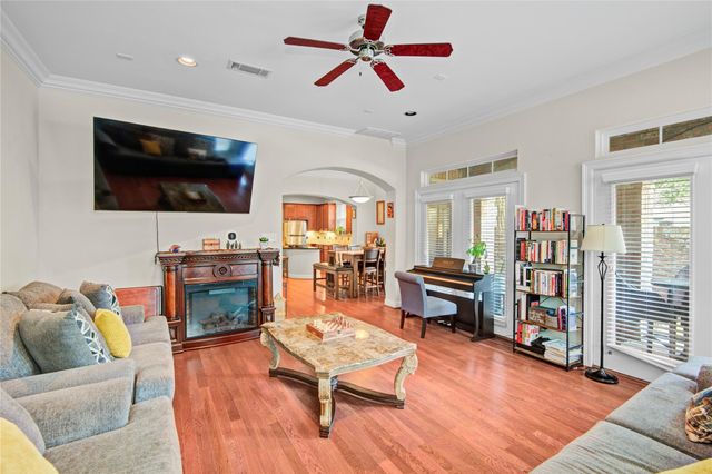 44 Versante Court, Houston, TX 77070