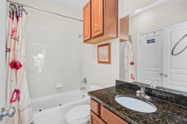 44 Versante Court, Houston, TX 77070