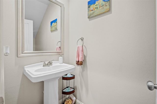 44 Versante Court, Houston, TX 77070