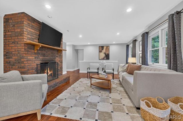 1821 Topping Road, St Louis, MO 63131