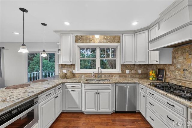 1821 Topping Road, St Louis, MO 63131