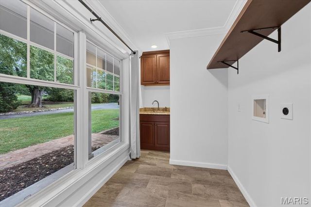 1821 Topping Road, St Louis, MO 63131