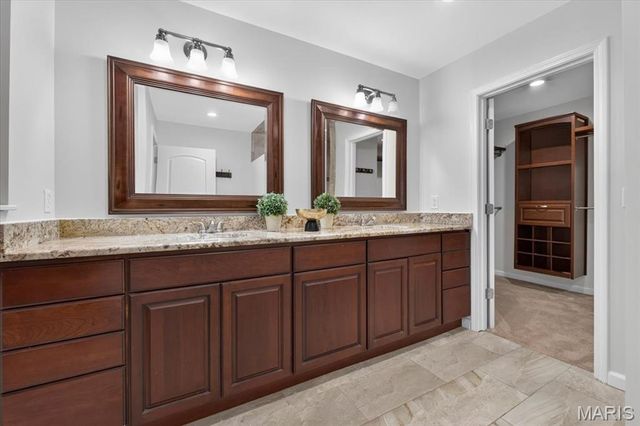 1821 Topping Road, St Louis, MO 63131