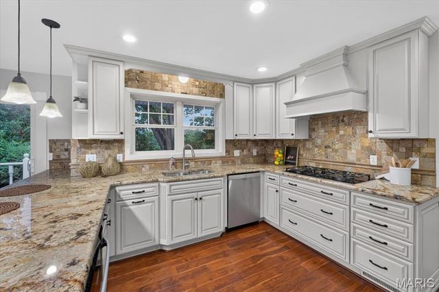 1821 Topping Road, St Louis, MO 63131