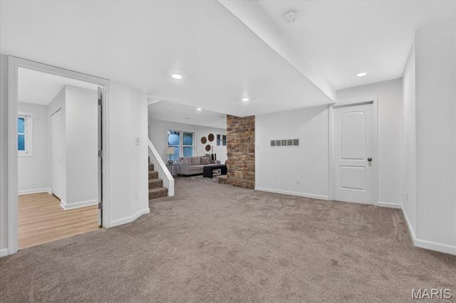 1821 Topping Road, St Louis, MO 63131