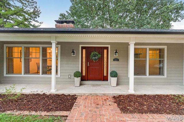 1821 Topping Road, St Louis, MO 63131