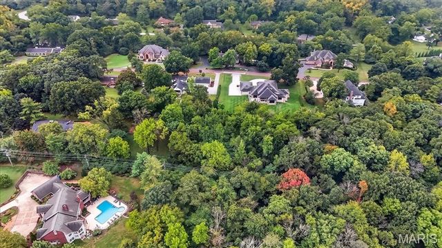 1821 Topping Road, St Louis, MO 63131