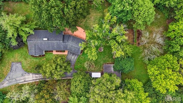 1821 Topping Road, St Louis, MO 63131