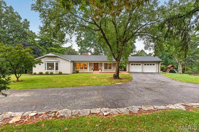 1821 Topping Road, St Louis, MO 63131
