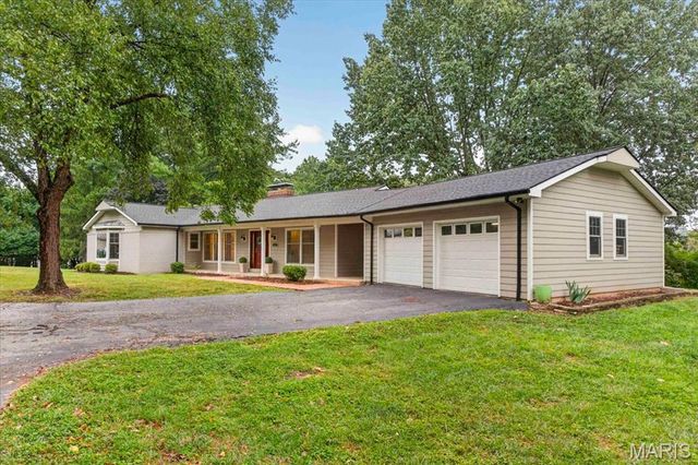 1821 Topping Road, St Louis, MO 63131