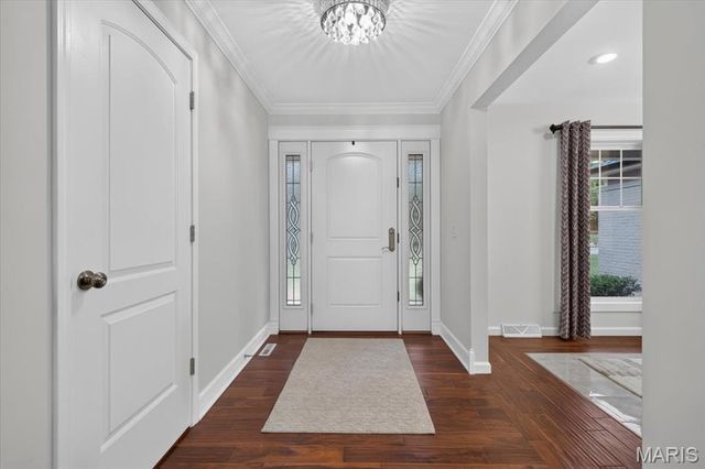 1821 Topping Road, St Louis, MO 63131