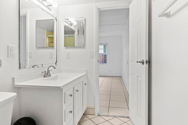 345 W Laurel Drive 2m, Margate, FL 33063