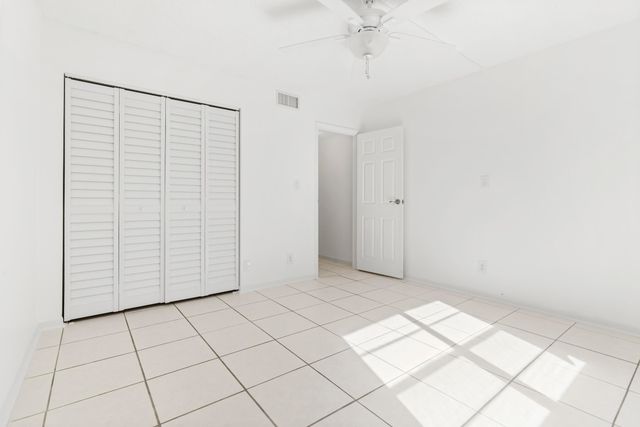 345 W Laurel Drive 2m, Margate, FL 33063