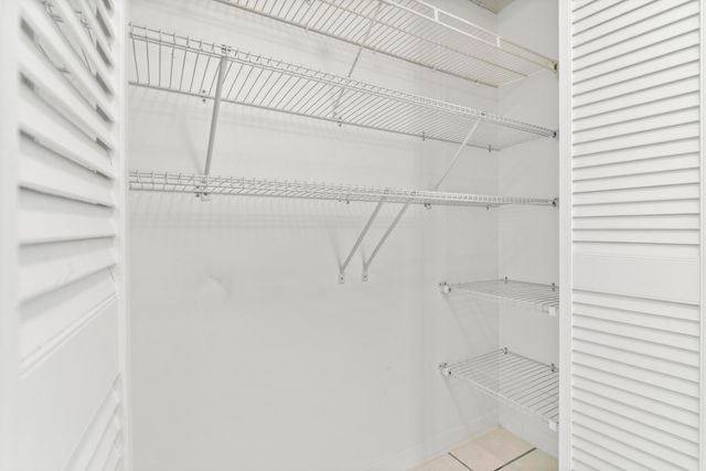 345 W Laurel Drive 2m, Margate, FL 33063