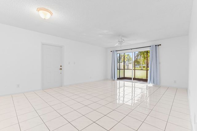 345 W Laurel Drive 2m, Margate, FL 33063