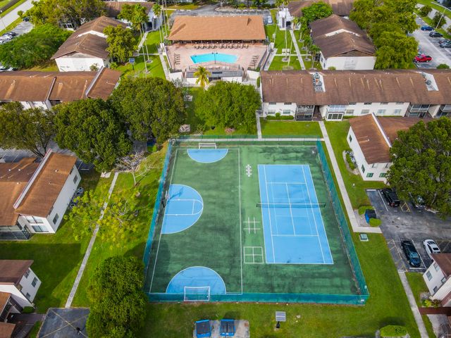 345 W Laurel Drive 2m, Margate, FL 33063