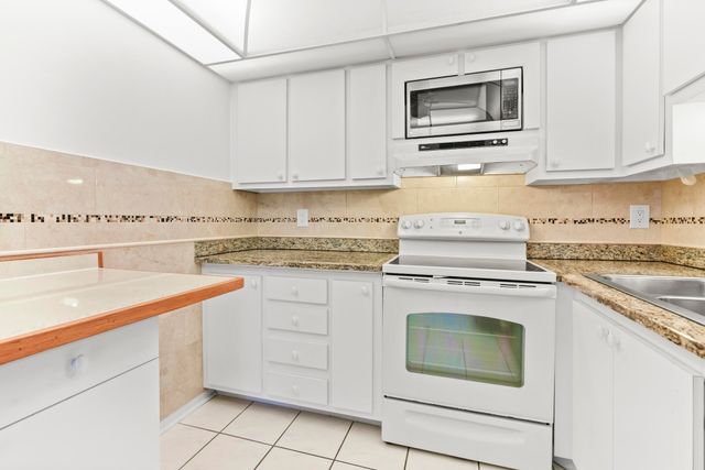 345 W Laurel Drive 2m, Margate, FL 33063