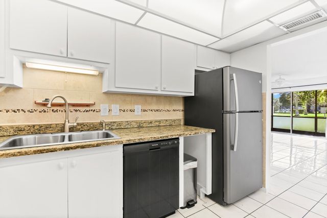 345 W Laurel Drive 2m, Margate, FL 33063