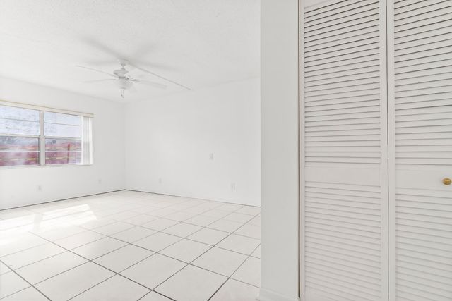 345 W Laurel Drive 2m, Margate, FL 33063