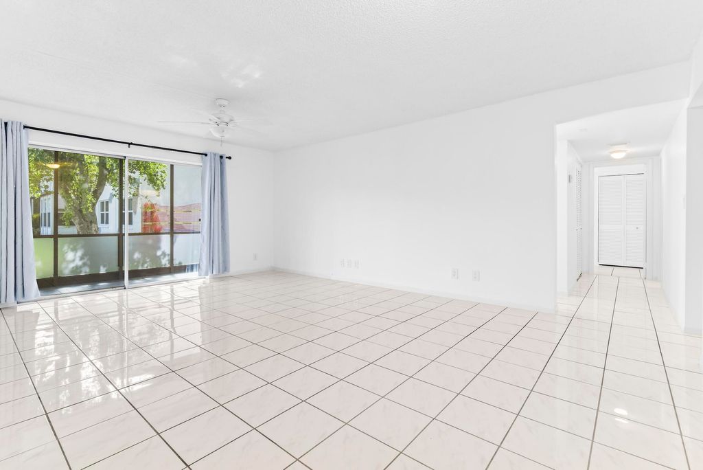 345 W Laurel Drive 2m, Margate, FL 33063