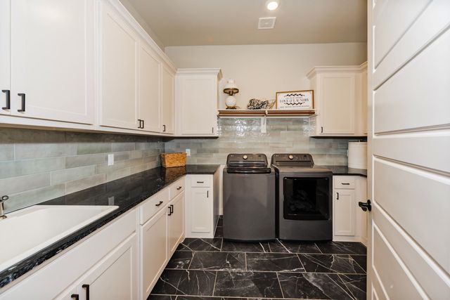 171 Rio Rancho Drive, Decatur, TX 76234