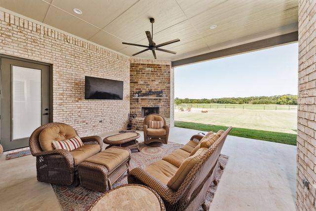 171 Rio Rancho Drive, Decatur, TX 76234
