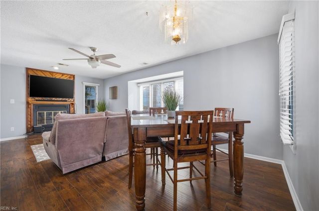 652 Pinewood DR, Virginia Beach, VA 23451