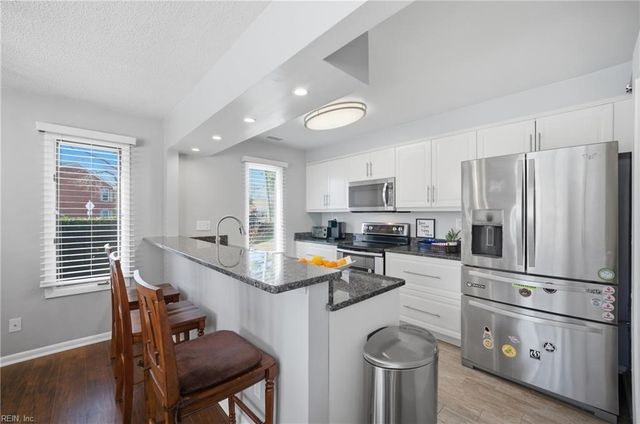 652 Pinewood DR, Virginia Beach, VA 23451