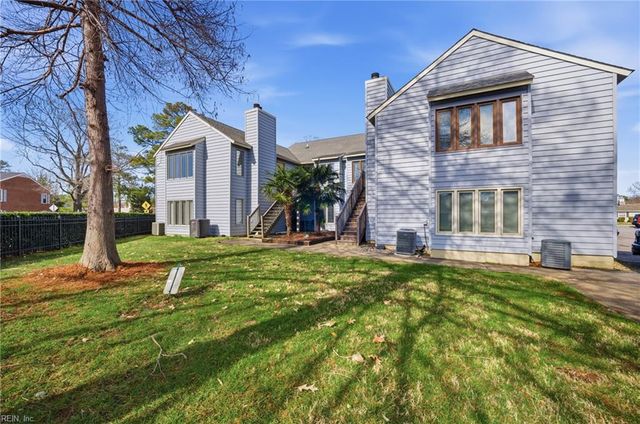 652 Pinewood DR, Virginia Beach, VA 23451